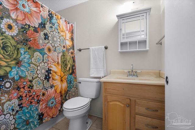 479 Bay Pine Villa Dr, Pensacola, FL 32506