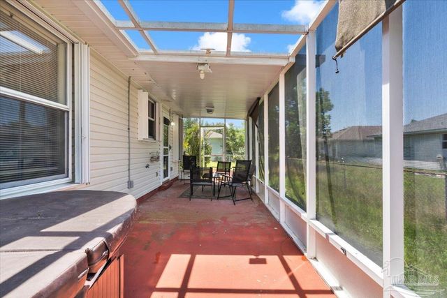 479 Bay Pine Villa Dr, Pensacola, FL 32506