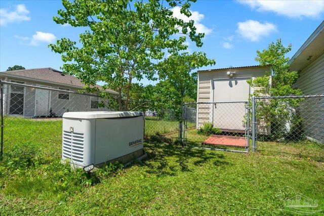 479 Bay Pine Villa Dr, Pensacola, FL 32506