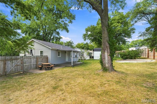 1620 Dale Avenue, St Charles, MO 63301