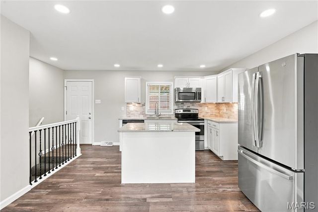 1620 Dale Avenue, St Charles, MO 63301