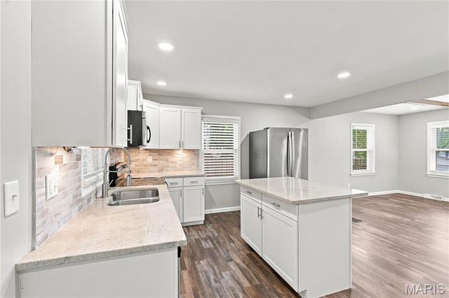 1620 Dale Avenue, St Charles, MO 63301