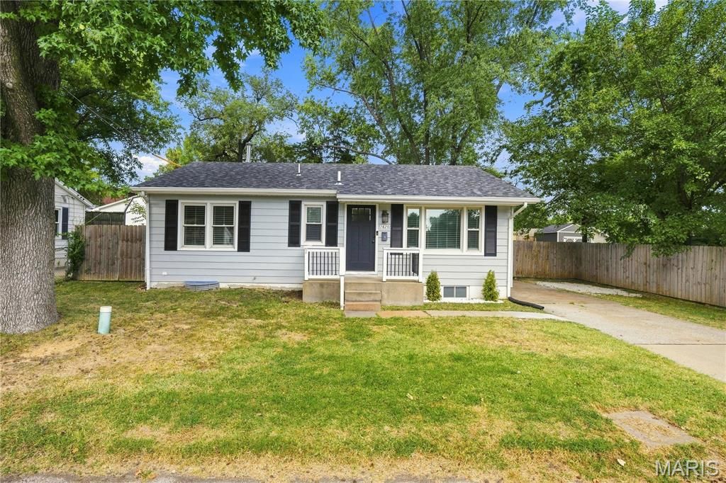 1620 Dale Avenue, St Charles, MO 63301