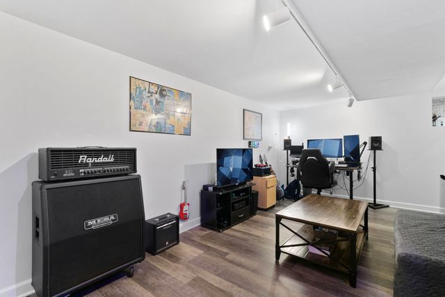 9212 S Komensky Avenue, Oak Lawn, IL 60453