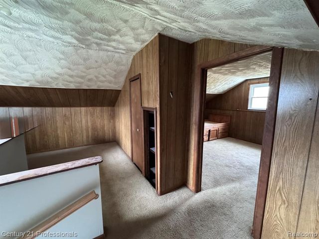 2021 W Rose Center Road, Holly, MI 48442
