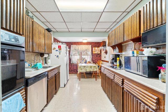 69 Stevens Avenue, Old Bridge, NJ 08857