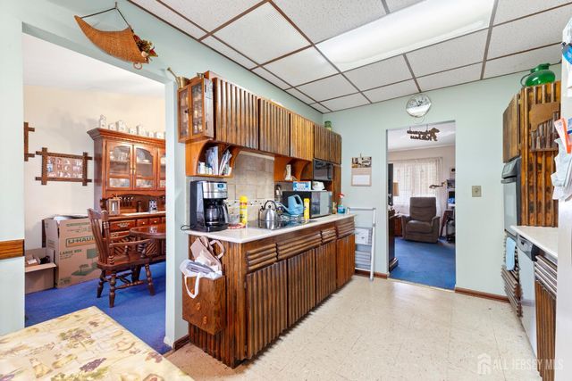 69 Stevens Avenue, Old Bridge, NJ 08857