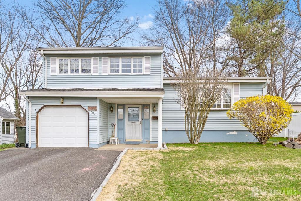69 Stevens Avenue, Old Bridge, NJ 08857