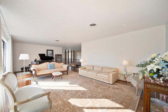 2620 Kadema Dr, Sacramento, CA 95864