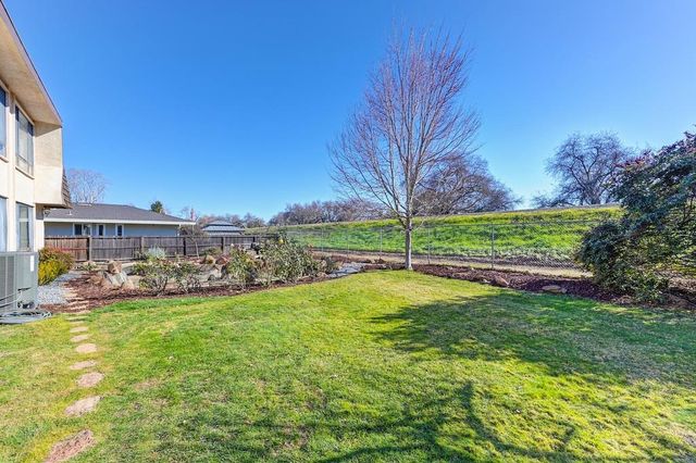 2620 Kadema Dr, Sacramento, CA 95864