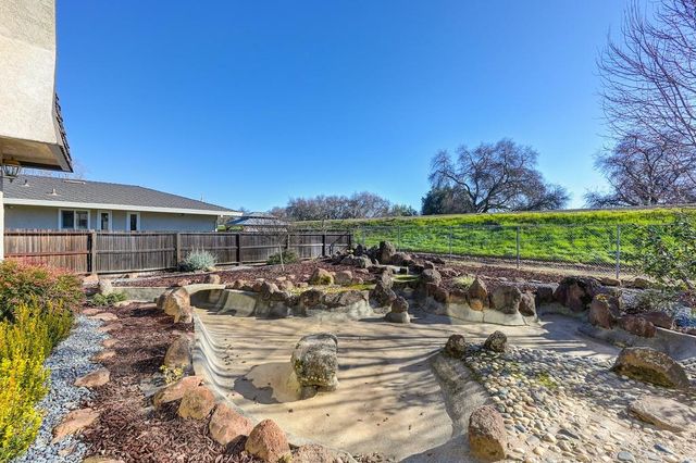 2620 Kadema Dr, Sacramento, CA 95864