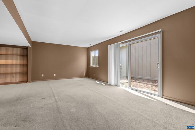 307 LAKE FOREST LN, Charlottesville, VA 22901