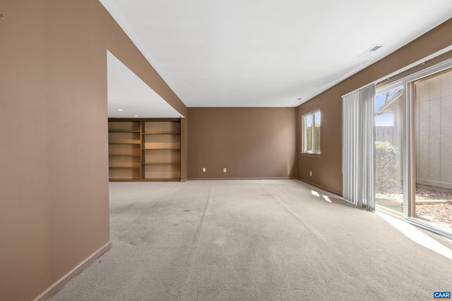 307 LAKE FOREST LN, Charlottesville, VA 22901