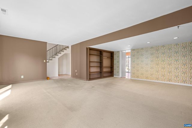 307 LAKE FOREST LN, Charlottesville, VA 22901