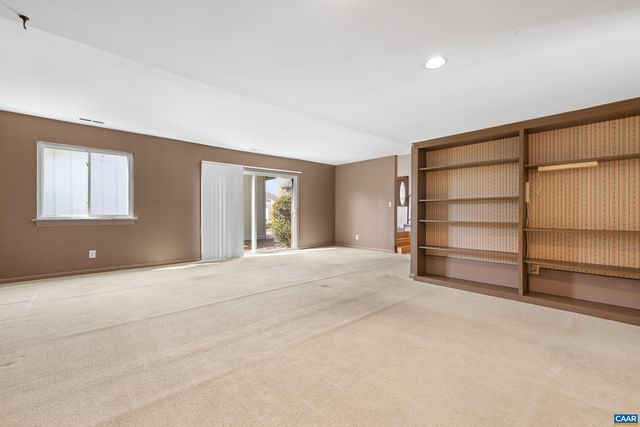 307 LAKE FOREST LN, Charlottesville, VA 22901