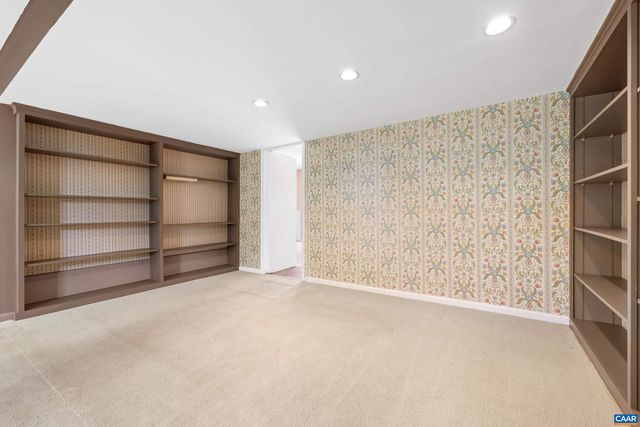 307 LAKE FOREST LN, Charlottesville, VA 22901