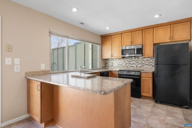 307 LAKE FOREST LN, Charlottesville, VA 22901