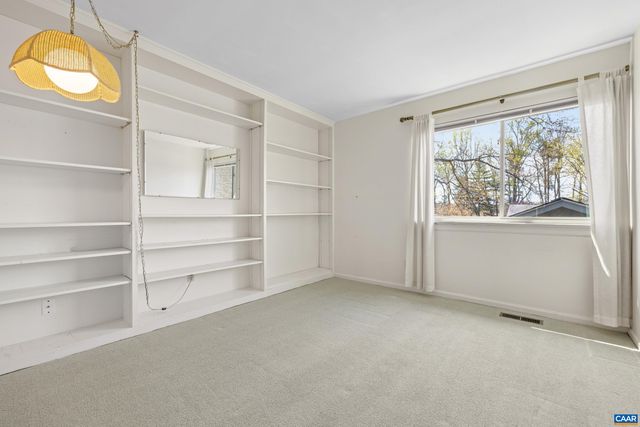 307 LAKE FOREST LN, Charlottesville, VA 22901