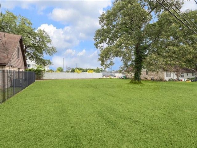 1115 Gardendale Drive, Houston, TX 77018