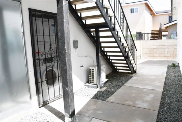 994 Valencia 104, Costa Mesa, CA 92626