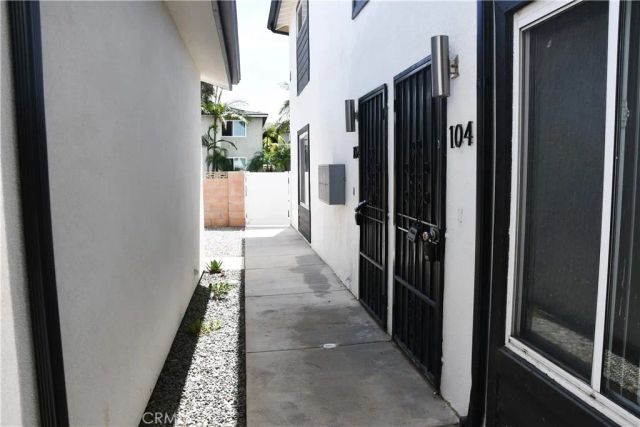 994 Valencia 104, Costa Mesa, CA 92626