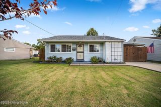 4804 Redstart Rd, Louisville, KY 40213