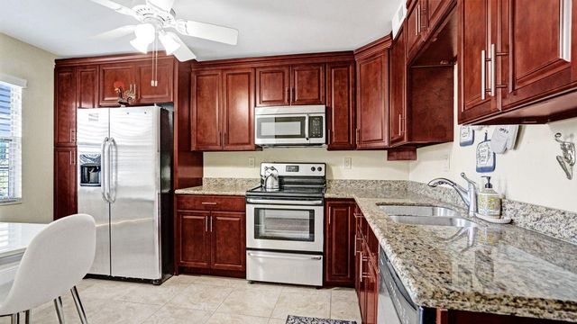 1036 Guildford B 1036, Boca Raton, FL 33434