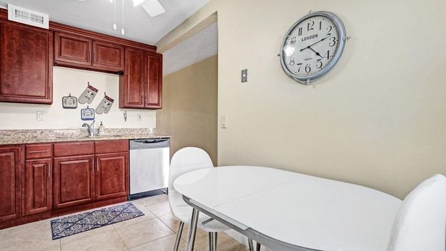 1036 Guildford B 1036, Boca Raton, FL 33434