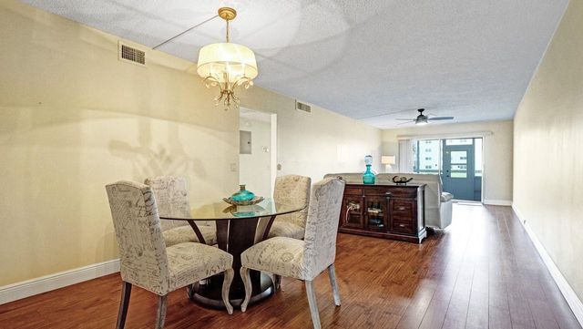 1036 Guildford B 1036, Boca Raton, FL 33434