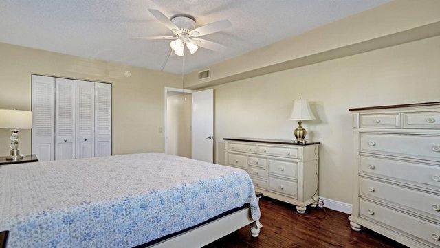 1036 Guildford B 1036, Boca Raton, FL 33434