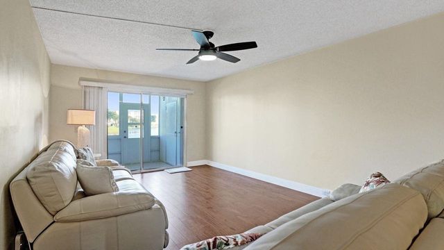 1036 Guildford B 1036, Boca Raton, FL 33434