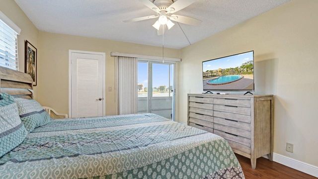 1036 Guildford B 1036, Boca Raton, FL 33434