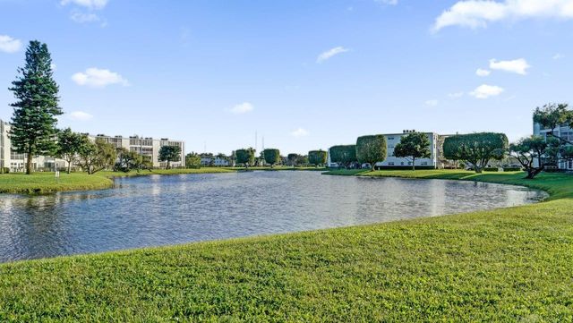 1036 Guildford B 1036, Boca Raton, FL 33434