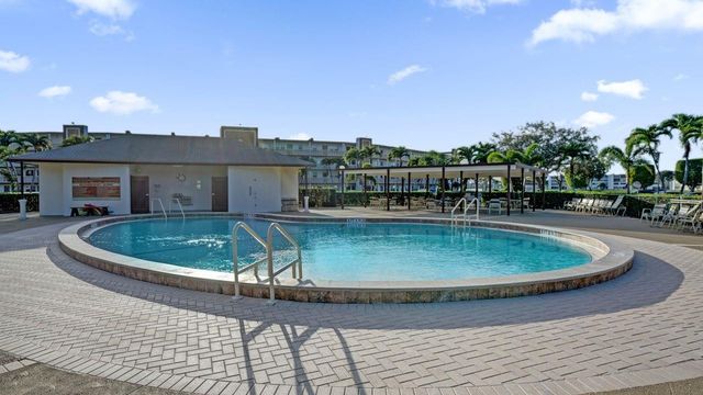 1036 Guildford B 1036, Boca Raton, FL 33434