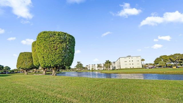 1036 Guildford B 1036, Boca Raton, FL 33434