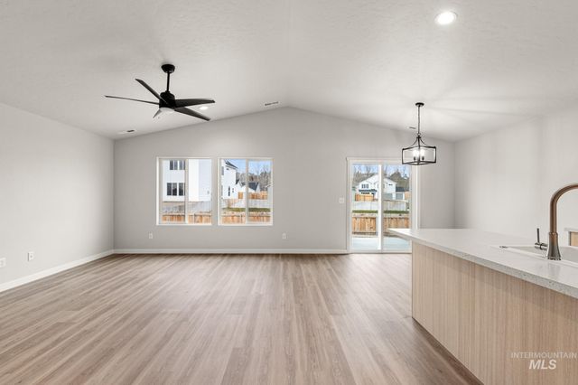 431 Aplomado Ct, Middleton, ID 83644