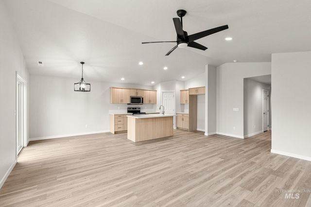 431 Aplomado Ct, Middleton, ID 83644