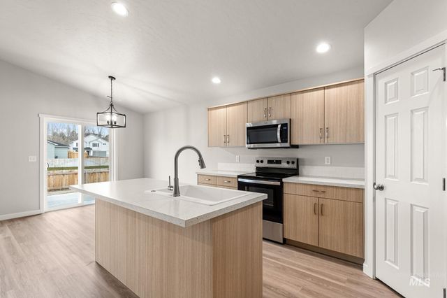 431 Aplomado Ct, Middleton, ID 83644
