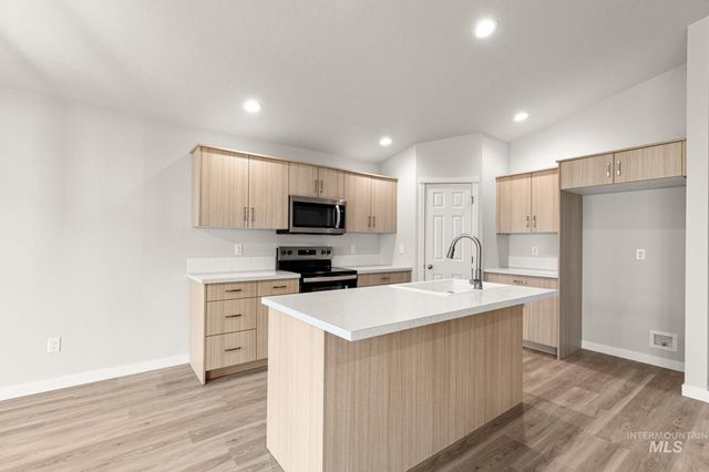 431 Aplomado Ct, Middleton, ID 83644