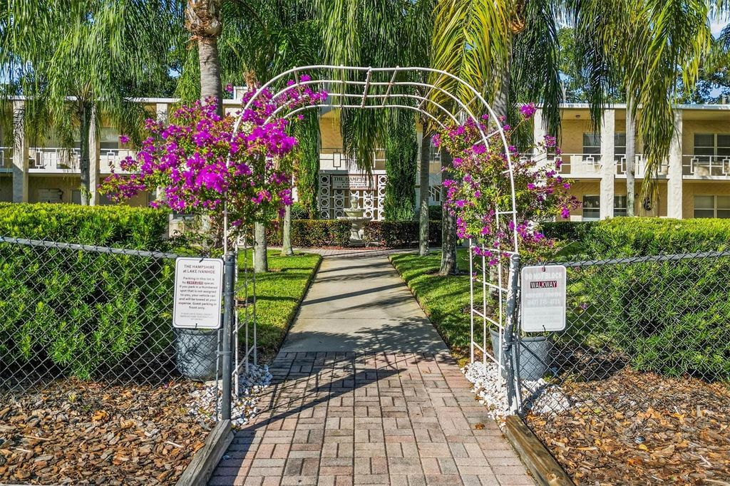 Image 4 of property listing at 225 E NEW HAMPSHIRE STREET 6, Orlando, FL 32804