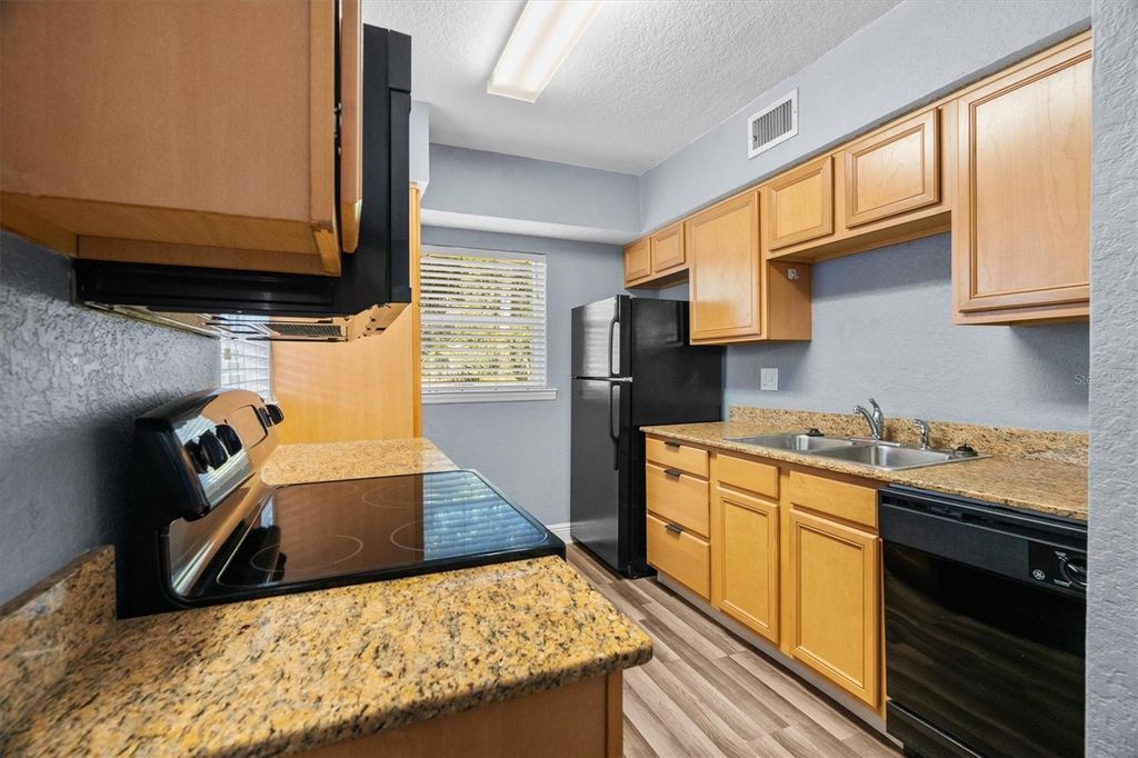 Image 9 of property listing at 225 E NEW HAMPSHIRE STREET 6, Orlando, FL 32804