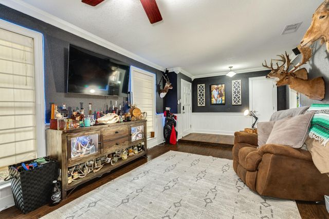 112 Blossom Street, Lake Jackson, TX 77566