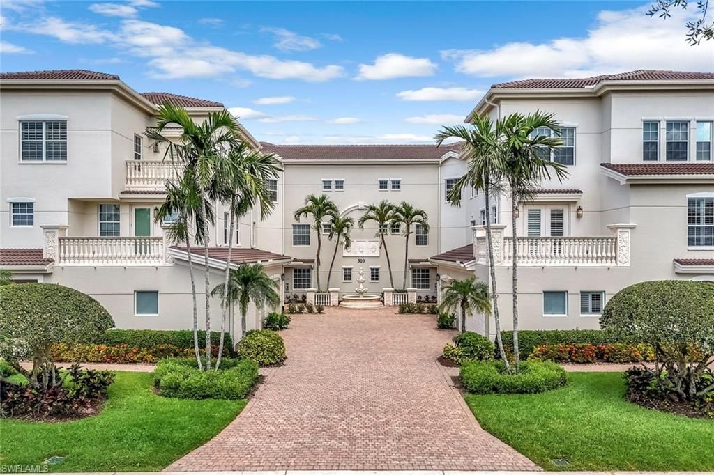 510 Avellino Isles Cir # 202, Naples, FL 34119