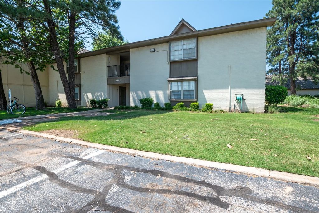 1725 E Lindsey Street 2, Norman, OK 73071