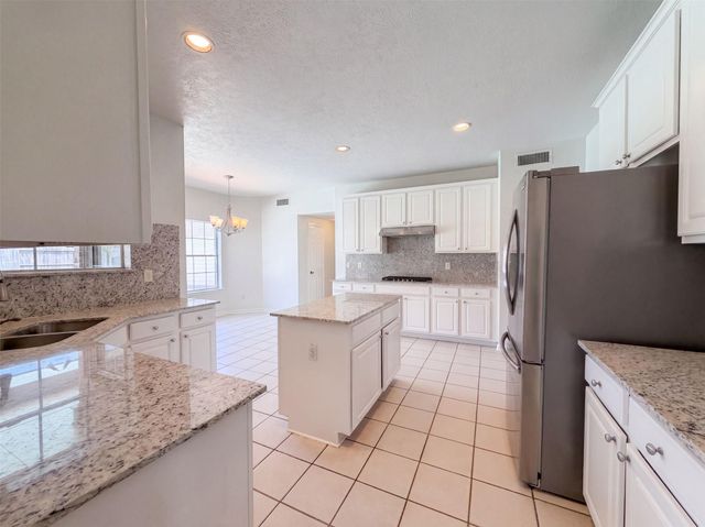 2854 Everett Drive, Friendswood, TX 77546