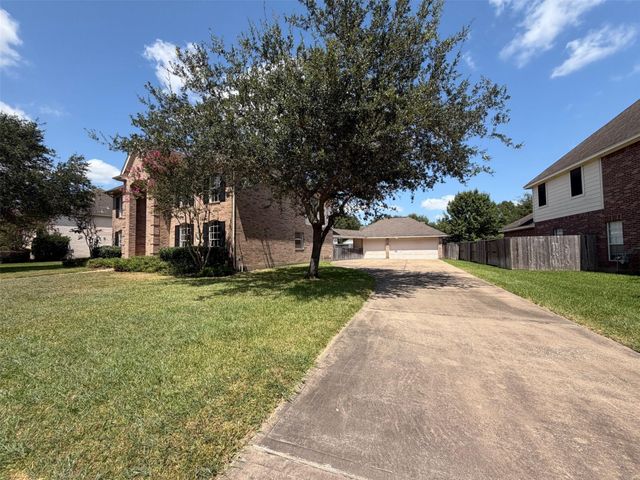 2854 Everett Drive, Friendswood, TX 77546