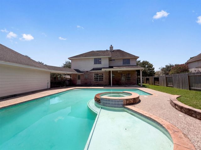 2854 Everett Drive, Friendswood, TX 77546
