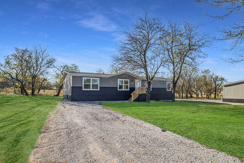 285 Cumberland Trail, Runaway Bay, TX 76426