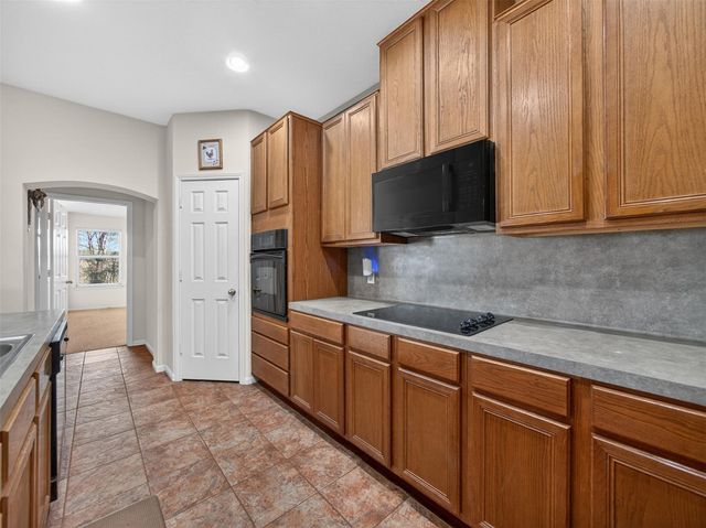 1281 Private Road 7037, Lexington, TX 78947