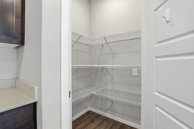 5914 W Georgetown Ln, Spokane, WA 99208